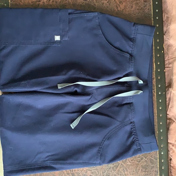 Figs navy scrub pants-xs petite - Picture 3 of 5